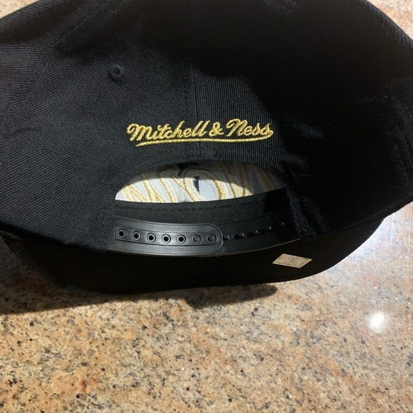 Mitchell and Ness “we the north” Toronto Raptors adjustable hat - Picture 3 of 4